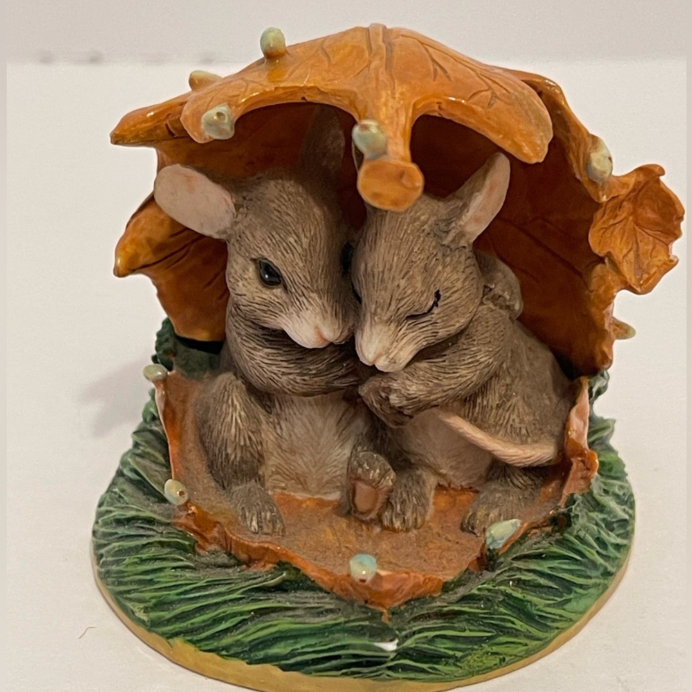 Charming Tails, Weather The Storm Together Figurine (RETIRED)